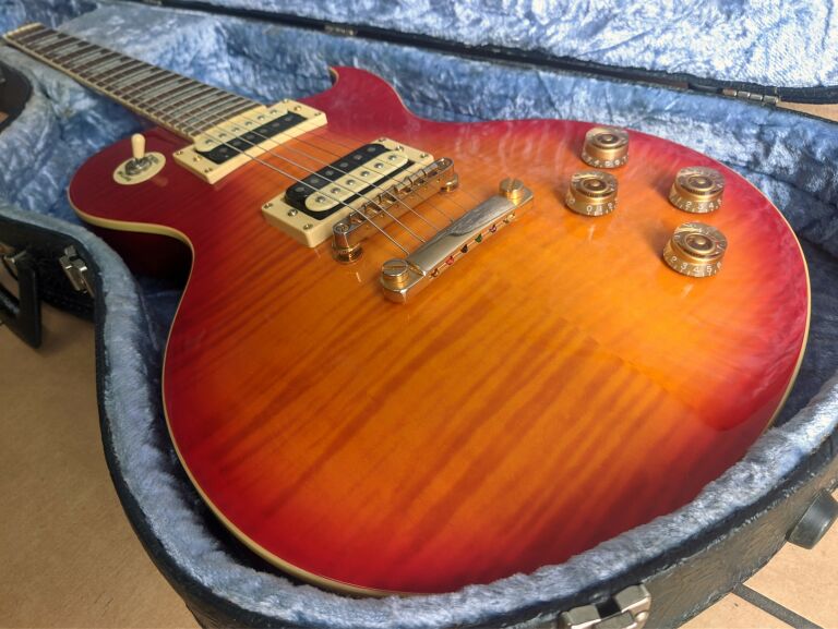 GITARA ELEKTRYCZNA RICHWOOD RE-125 FUTERAŁ