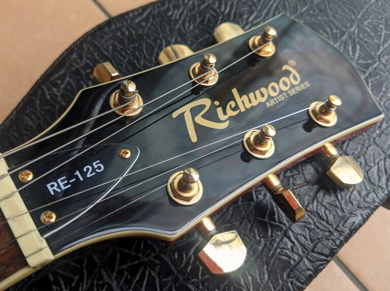 GITARA ELEKTRYCZNA RICHWOOD RE-125 FUTERAŁ