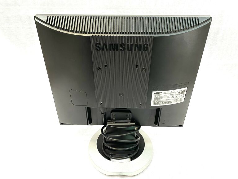 MONITOR SAMSUNG SYNCMASTER 710 N POLECAM!!!!!!!