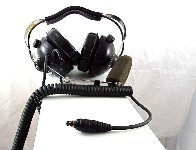 sluchawki-lotnicze-david-clark-h9842bk-stan-uzywany