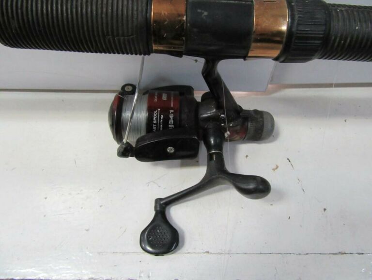 wedka-zielona-z-kolowrotkiem-stan-uzywany