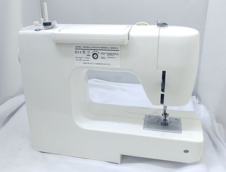 maszyna-do-szycia-toyota-jfs18-marka-toyota