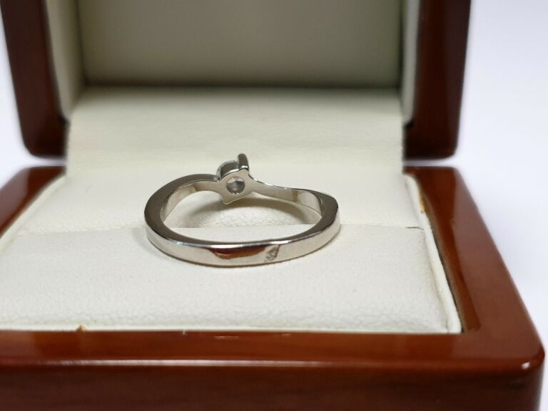 srebrny-pierscionek-material-srebro