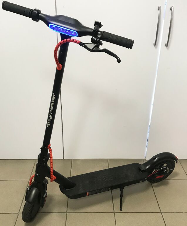 hulajnoga-elektryczna-skymaster-moonster-10-pro-kod-producenta-moonster-10-pro