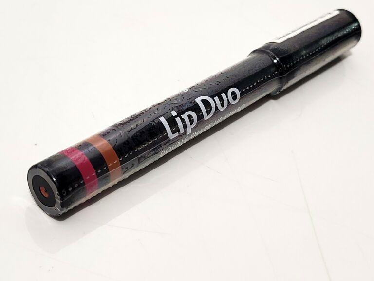 POMADKI DO UST W SZTYFCIE DOUGLAS LIP DUO DARE TO