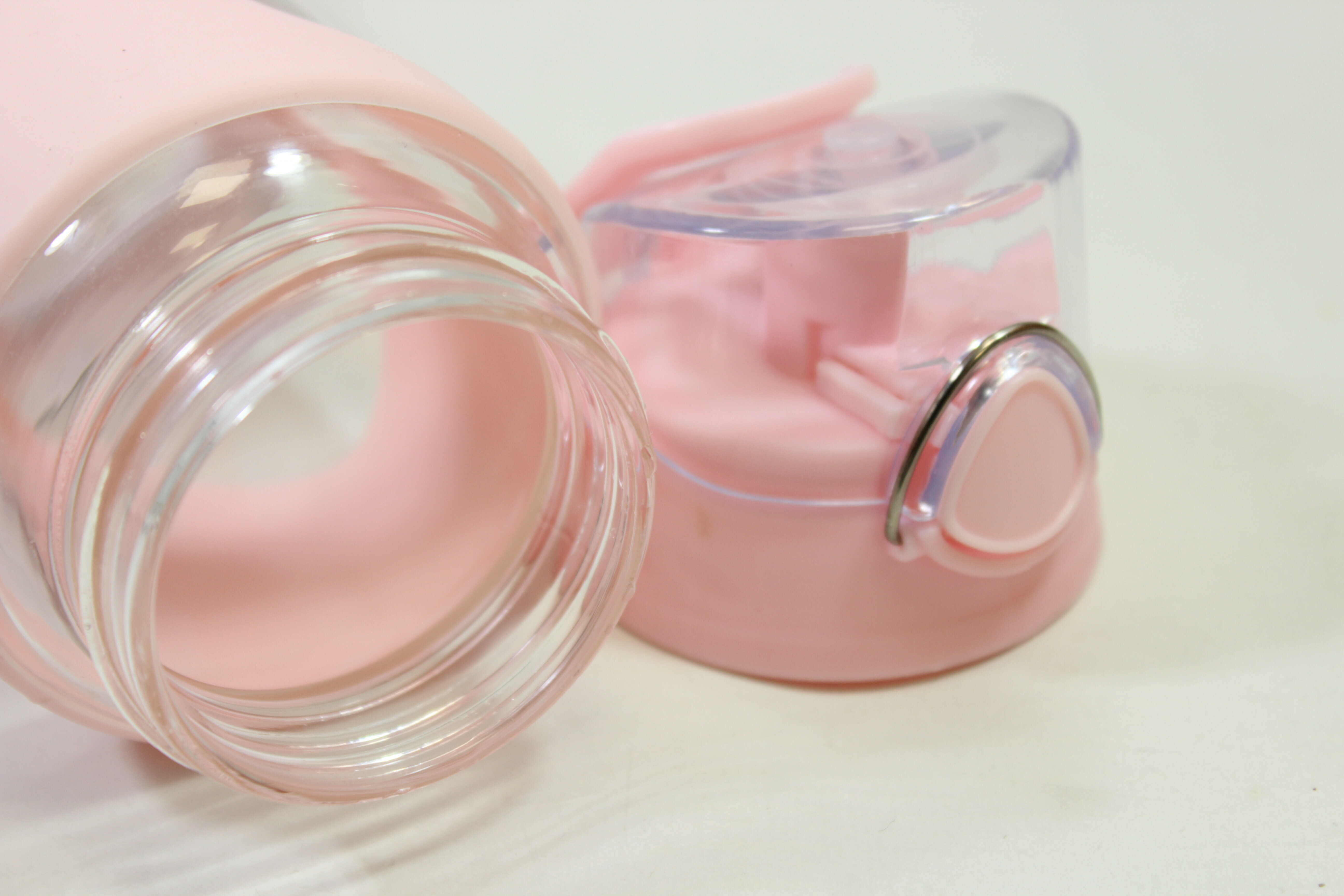 bino-butelka-szklana-rozowa-model-00