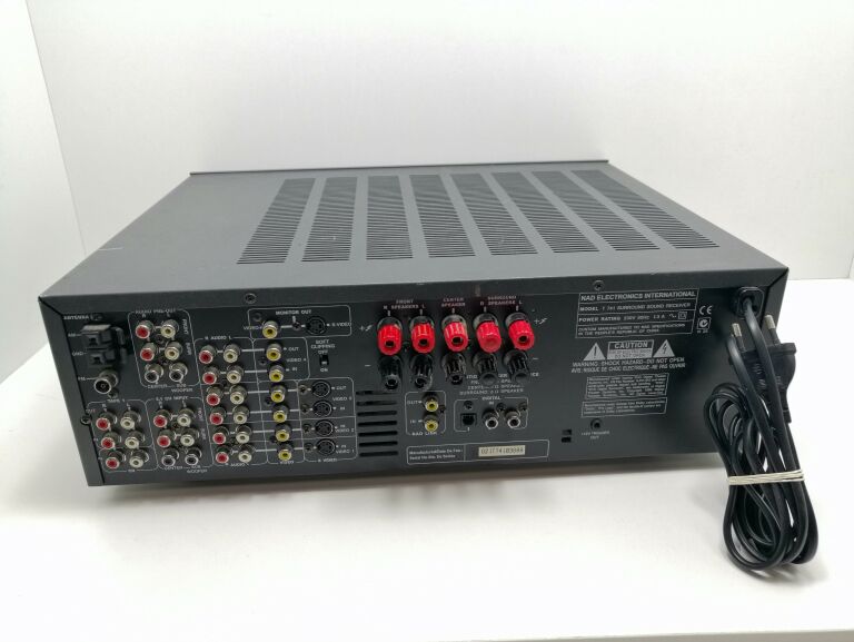 AMPLITUNER NAD 741