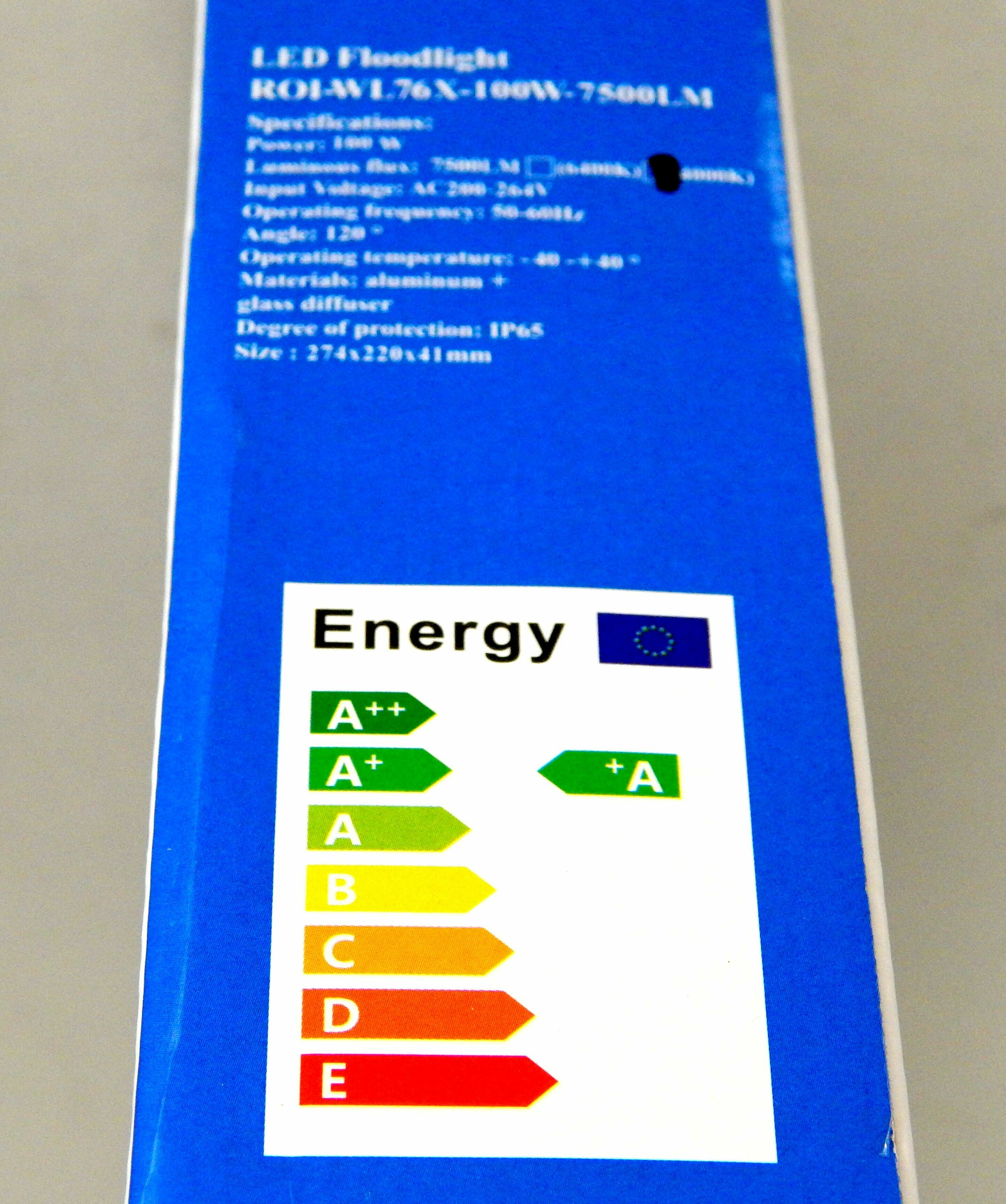 halogen-lampa-naswietlacz-led-100w-stan-powystawowy