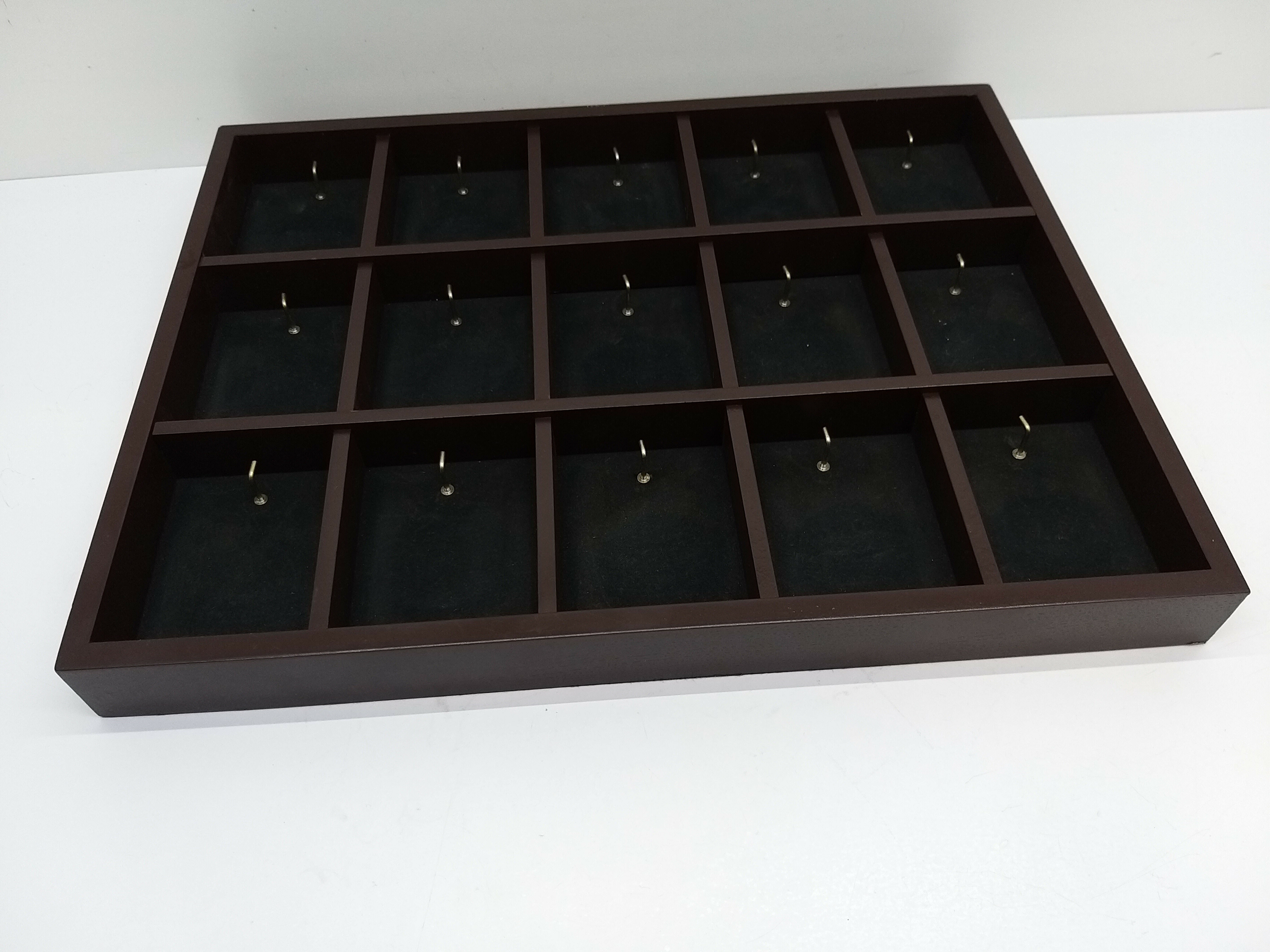 gablota-na-zegarki-kieszonkowe-liczba-miejsc-rotujacych-inna