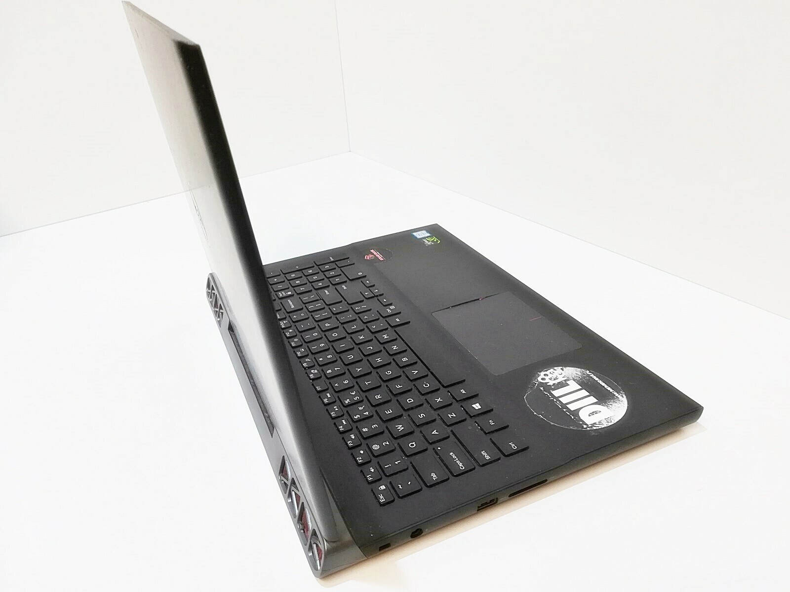laptop-dell-p65f001-liczba-rdzeni-procesora-nie-dotyczy