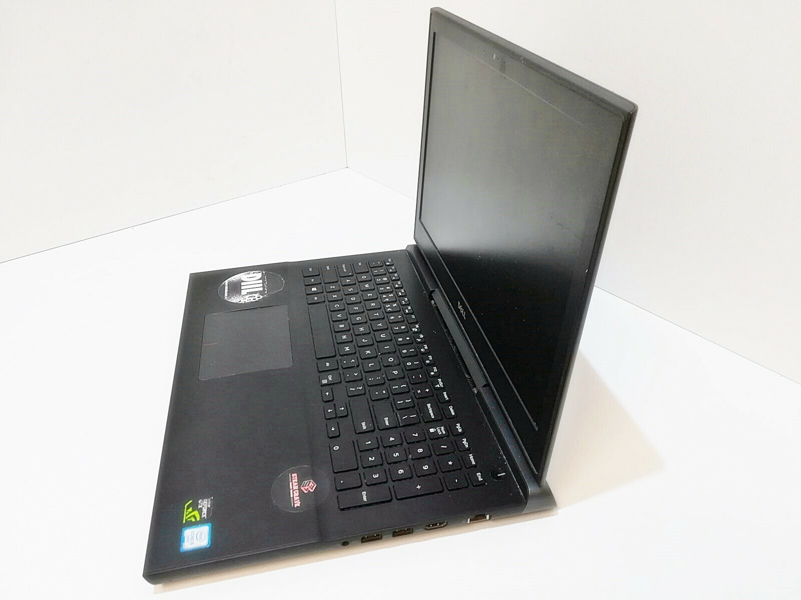 laptop-dell-p65f001-przekatna-ekranu-156