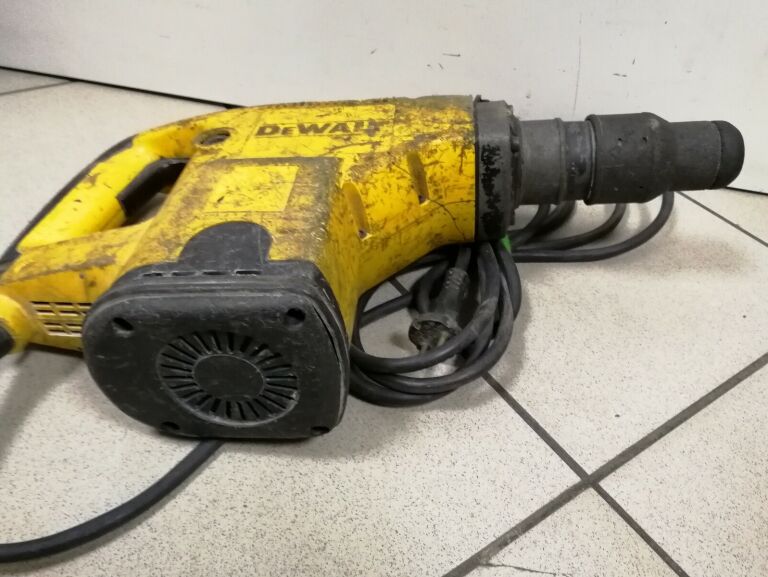 MŁOT UDAROWY DEWALT PA6 GF30