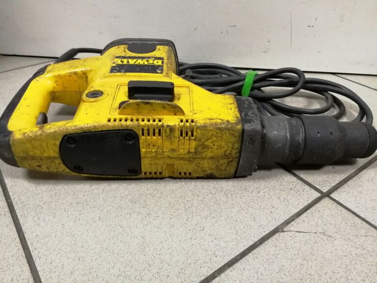 mlot-udarowy-dewalt-pa6-gf30-typ-uchwytu-sds-max