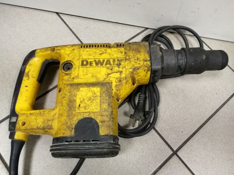 mlot-udarowy-dewalt-pa6-gf30-energia-udaru-1