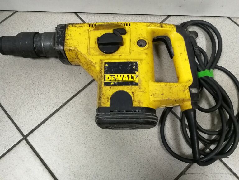 mlot-udarowy-dewalt-pa6-gf30-rynek-4-chodziez