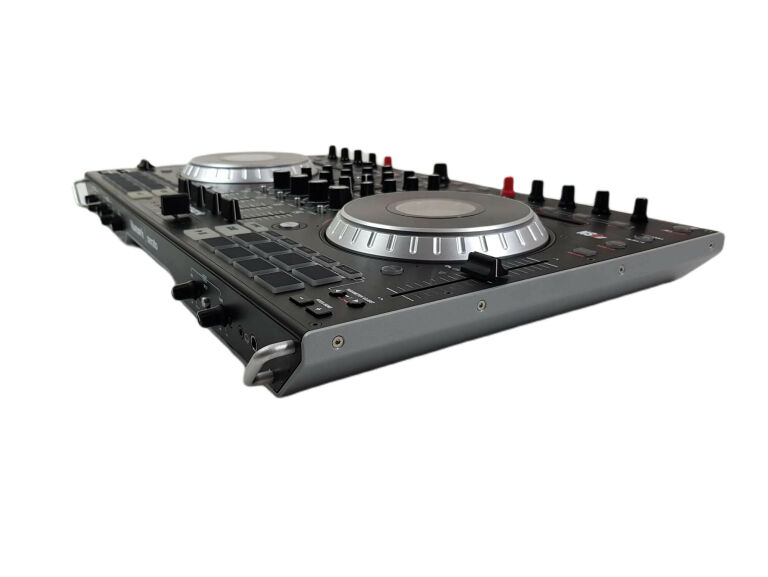 czterokanalowy-kontroler-dj-numark-ns6-ii-12-v-model-ns6-ii