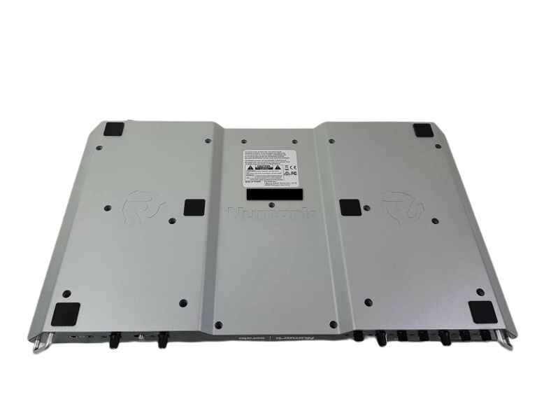 czterokanalowy-kontroler-dj-numark-ns6-ii-12-v-stan-uzywany