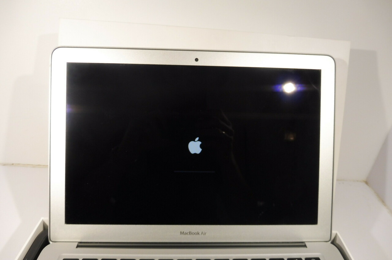 macbook-air-13-128-ssd-8gb-ram-i5-pudelko-paragon-przekatna-ekranu-13