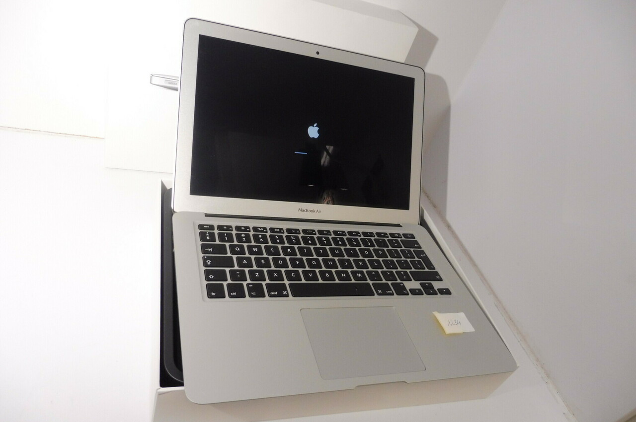 macbook-air-13-128-ssd-8gb-ram-i5-pudelko-paragon-wielkosc-pamieci-ram-8-gb