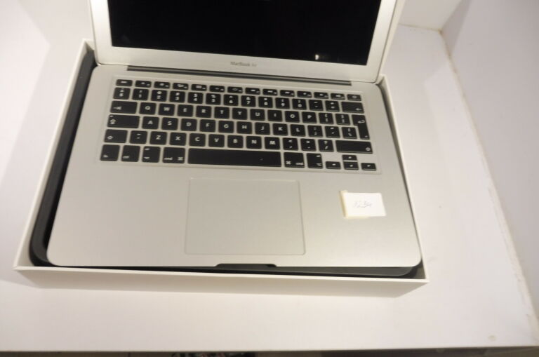 macbook-air-13-128-ssd-8gb-ram-i5-pudelko-paragon-rozdzielczosc-px-inna