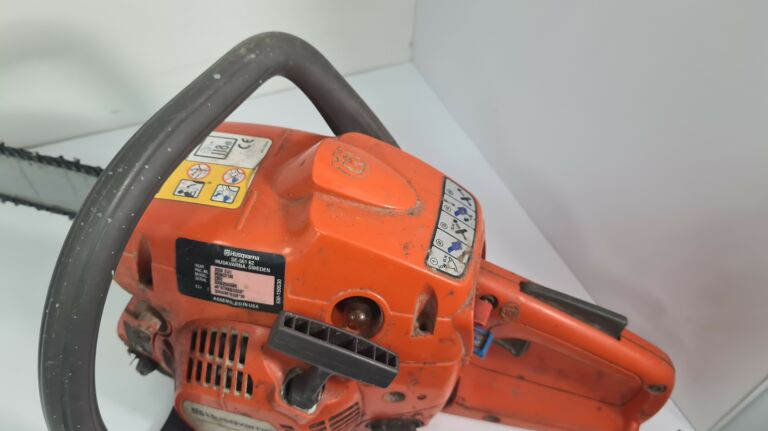 pila-spalinowa-husqvarna-235-marka-husqvarna