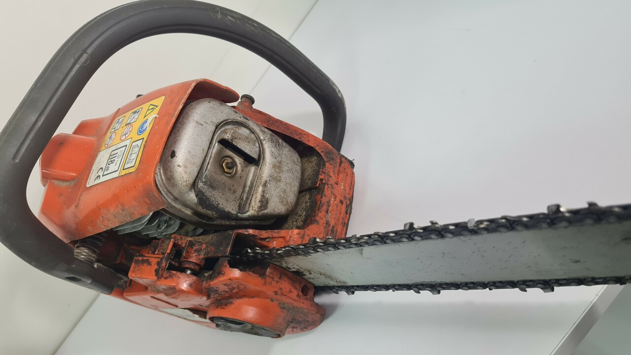 pila-spalinowa-husqvarna-235-zasilanie-spalinowe