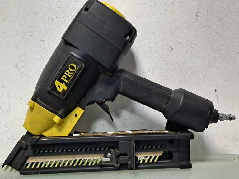 gwozdziarka-do-okuc-ottensten-4pro-bmf4060-walizk-stan-uzywany