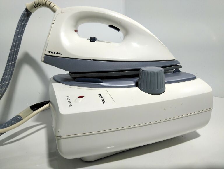 STACJA PAROWA/ ŻELAZKO TEFAL PRO 2500