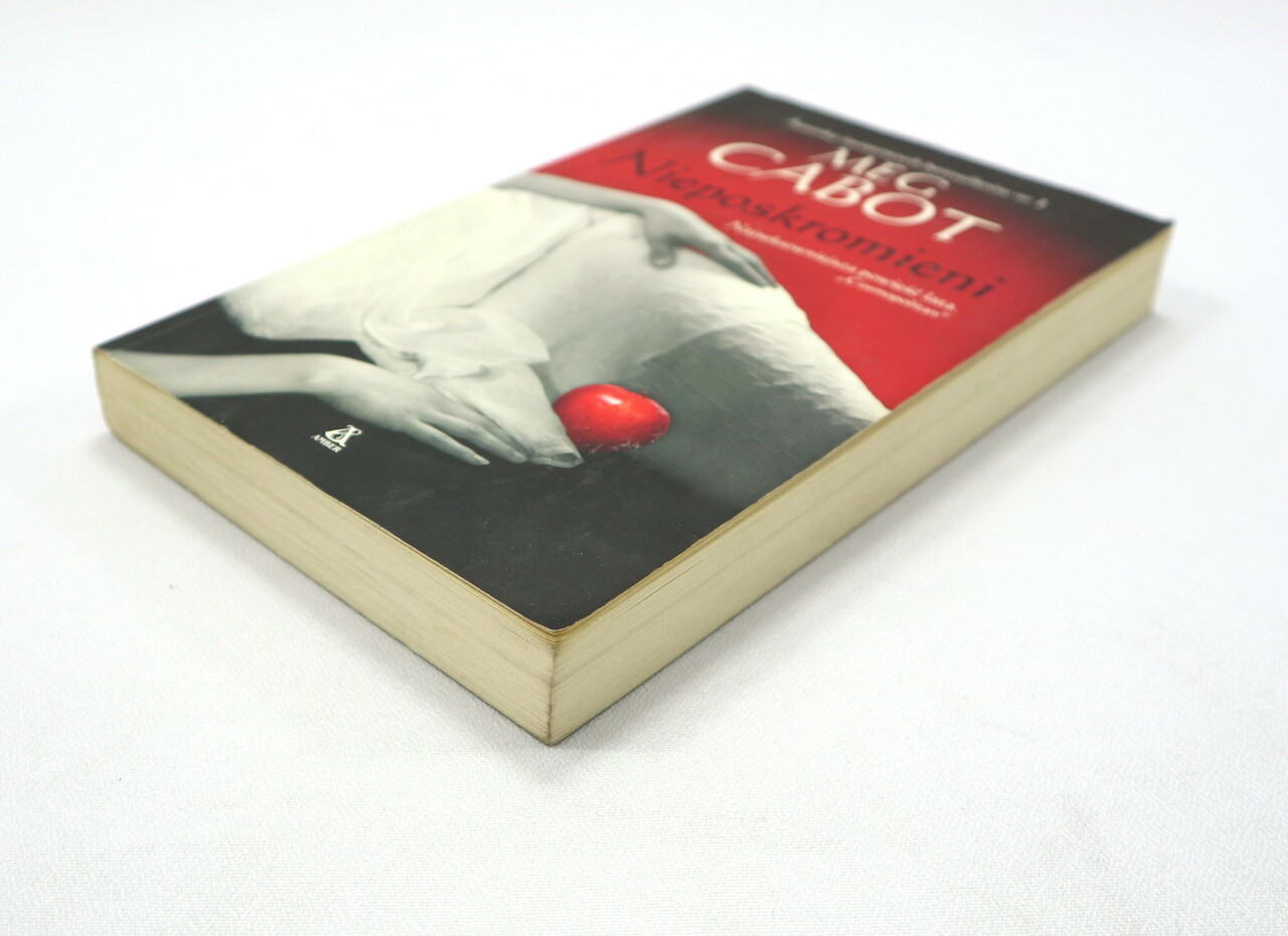 ksiazka-meg-cabot-nieposkromieni-tytul-nieposkromieni