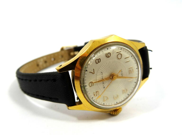 ZEGAREK DAMSKI VESNA MECHANICZNY MADE IN USSR