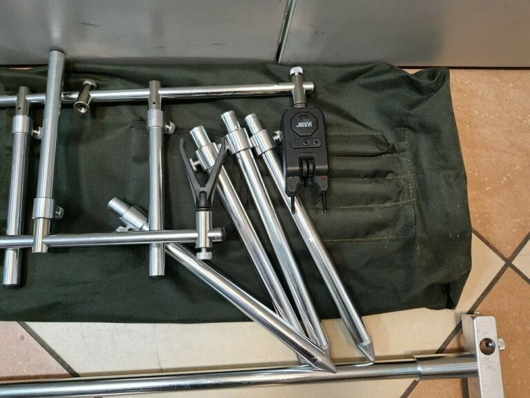 STOJAK JAXON XTR CARP + 2 SYGNALIZATORY POKROWIE
