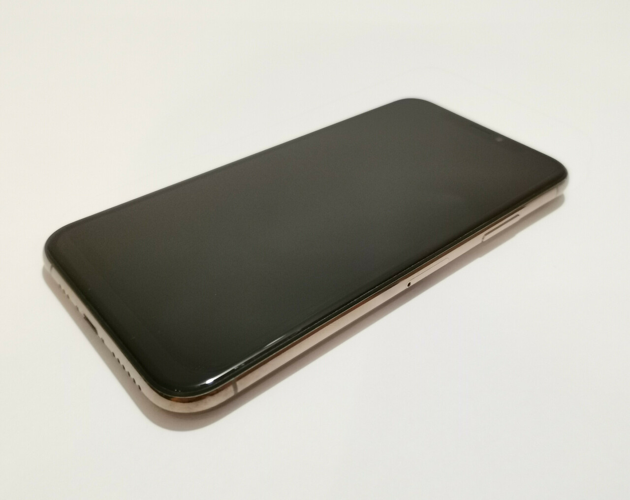 telefon-apple-iphone-xs-gold-64gb-przekatna-ekranu-58