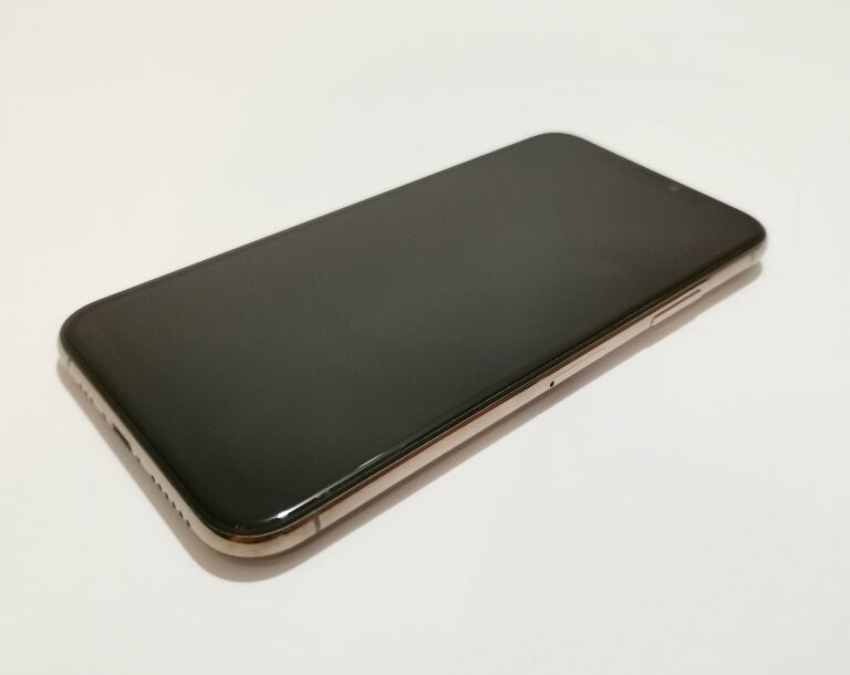 telefon-apple-iphone-xs-gold-64gb-przekatna-ekranu-58