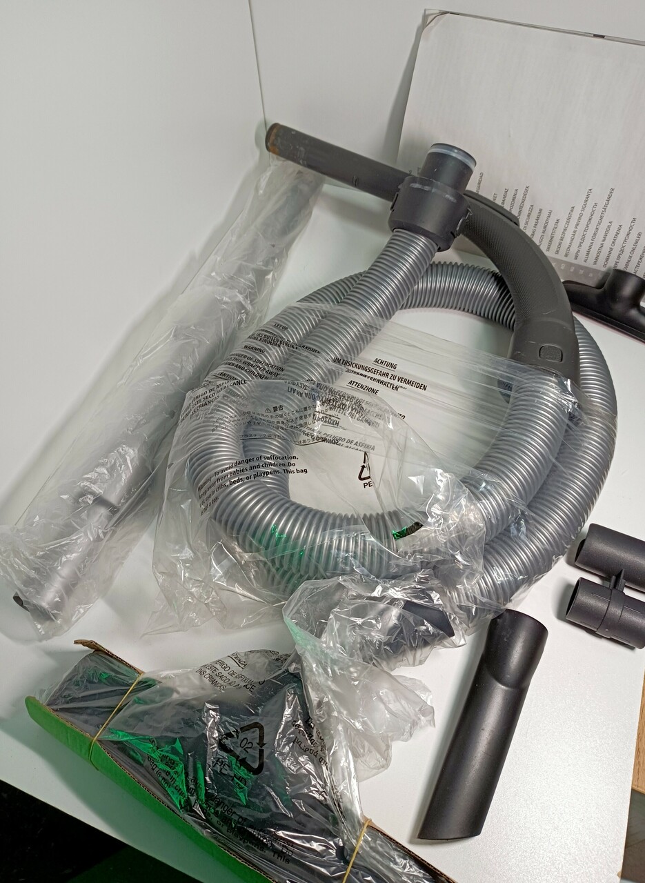 odkurzacz-electrolux-powerforce-epf62is-warto-rodzaj-odkurzacza-workowy