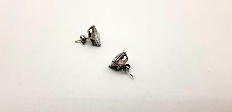 srebrne-kolczyki-z-kamieniem-491gram-rodzaj-2205-16