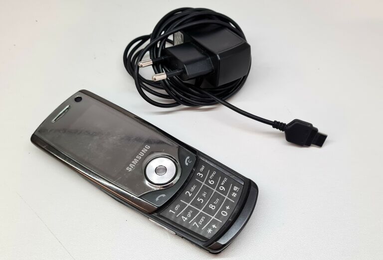 TELEFON SAMSUNG SGH-U700 SIMLOCK PLAY
