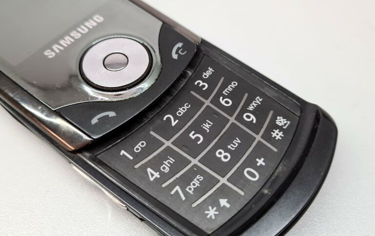 TELEFON SAMSUNG SGH-U700 SIMLOCK PLAY