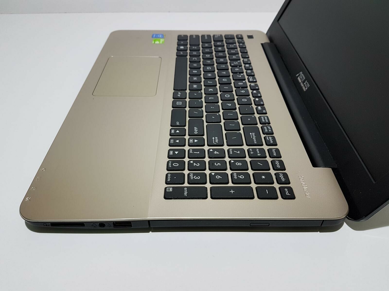 laptop-asus-a555l-i5-4210u-6gb-240ssd-gf840m-seria-procesora-intel-core-i5