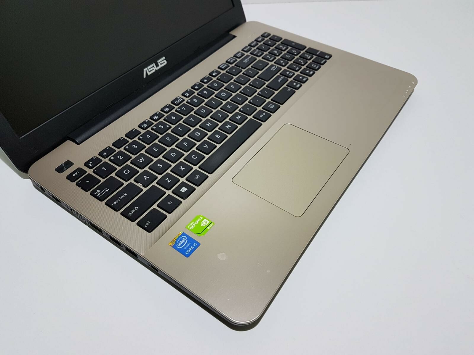 laptop-asus-a555l-i5-4210u-6gb-240ssd-gf840m-przekatna-ekranu-156