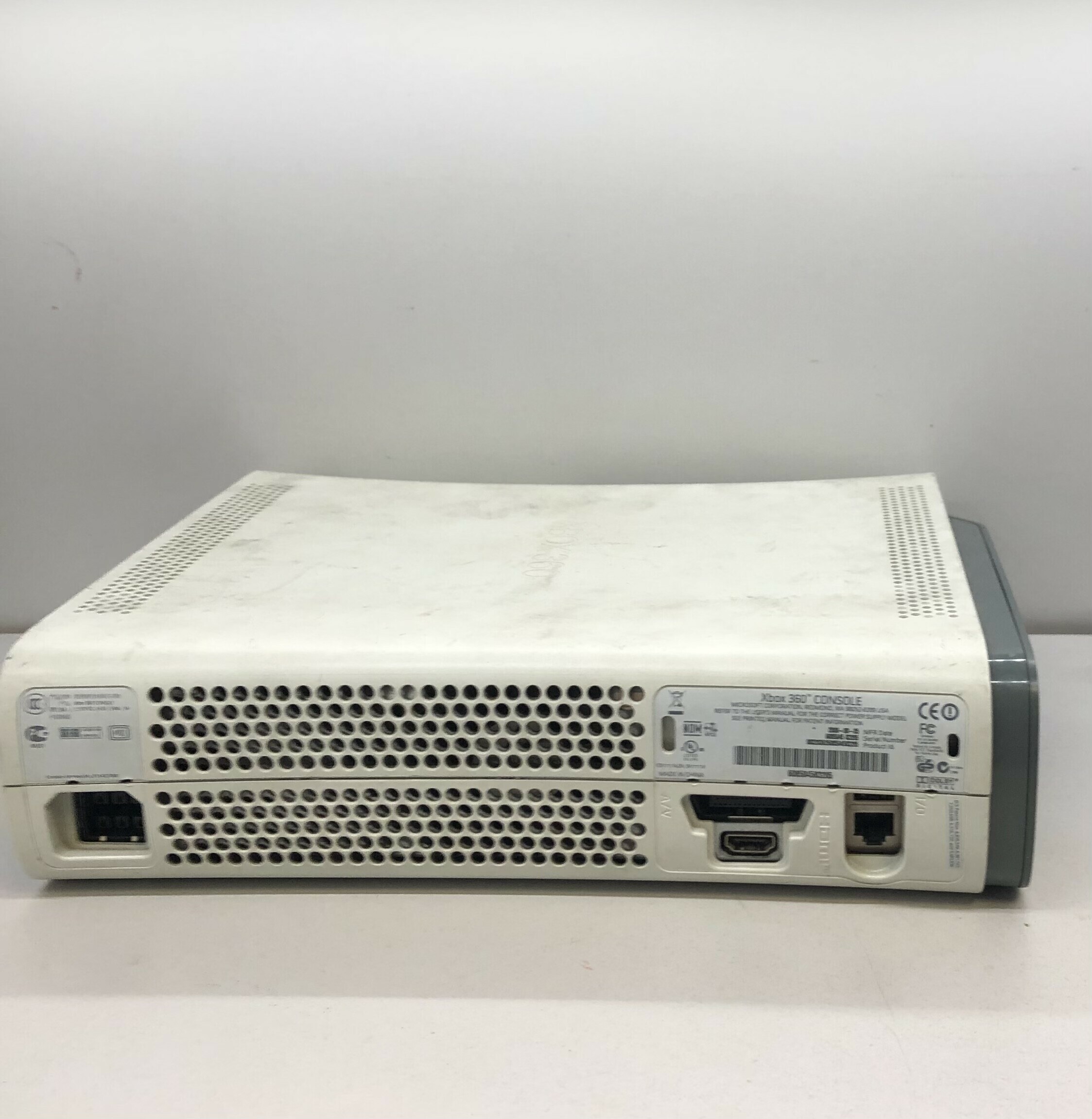 konsola-xbox-360-fat-dysk-opis-kolor-bialy