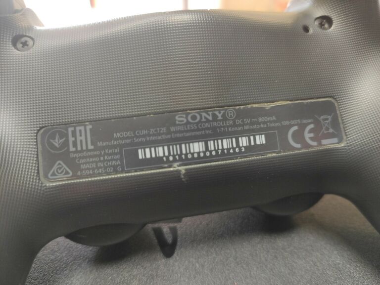 KONSOLA PS4 SLIM + PAD + OKABLOWANIE 500GB
