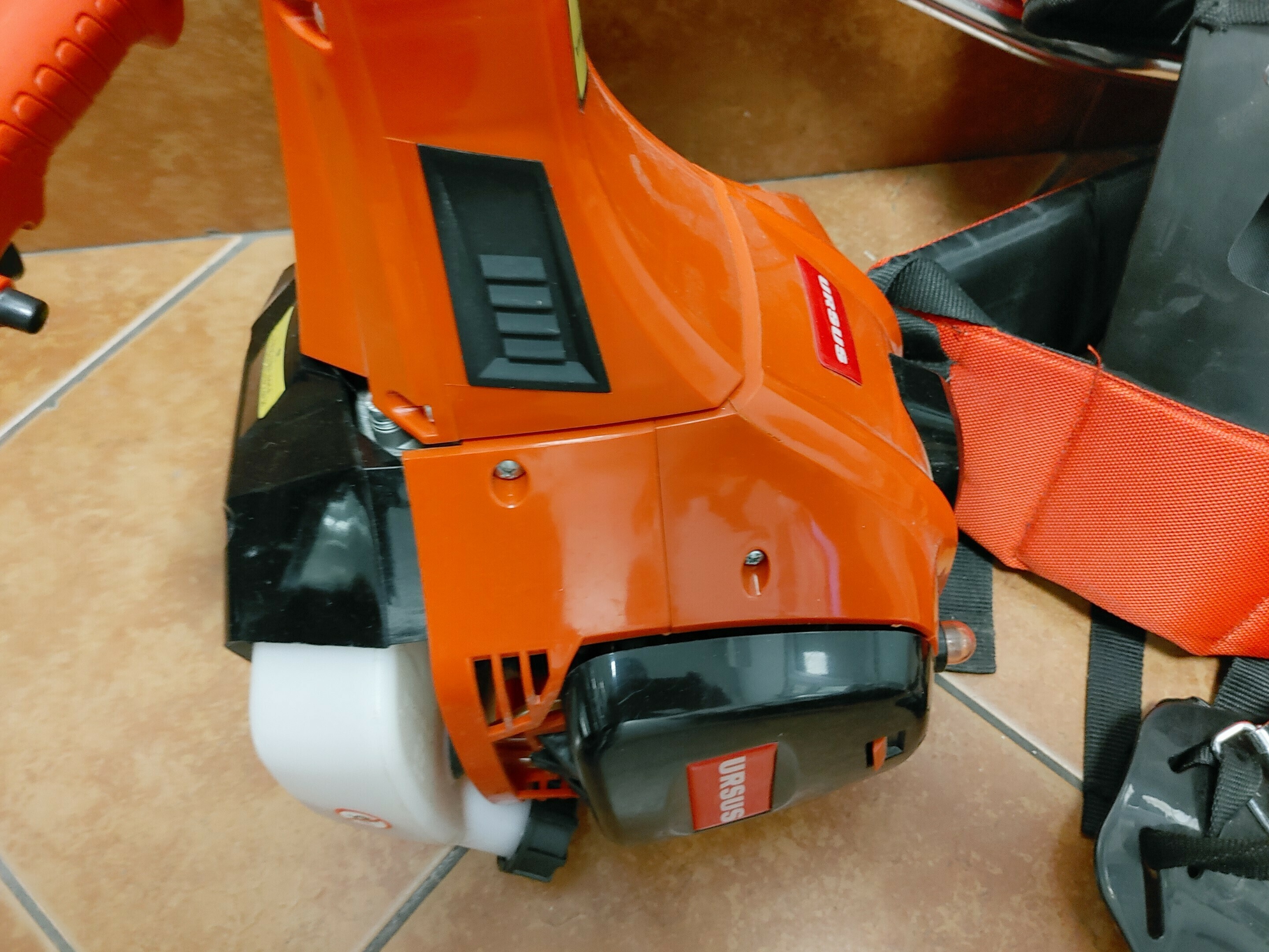 ur-bp508-260-podkaszarka-spalinowa-ursus-zasilanie-spalinowe