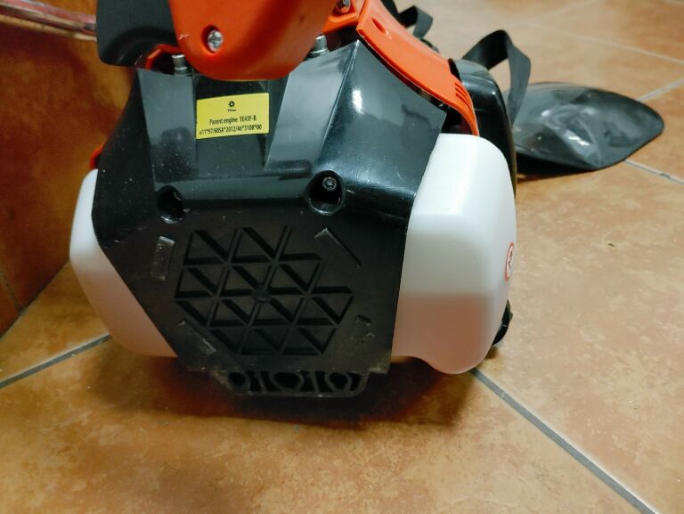 ur-bp508-260-podkaszarka-spalinowa-ursus-dlugosc-narzedzia-1