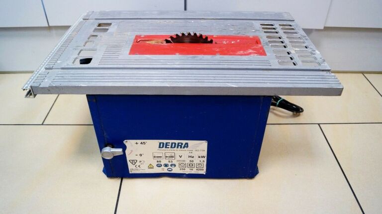 PILARKA DEDRA DED 7704