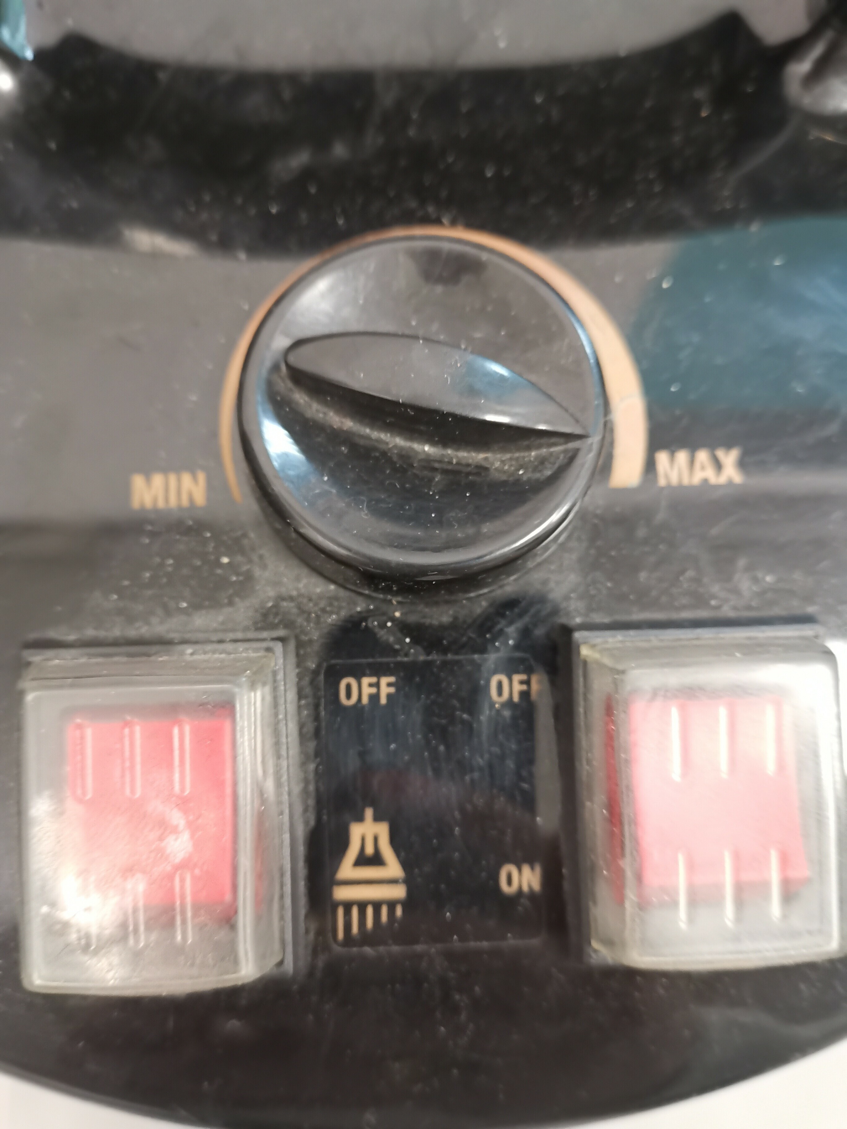 odkurzacz-pioracy-olimp-w11-1-akcesoria-kolor-dominujacy-czarny