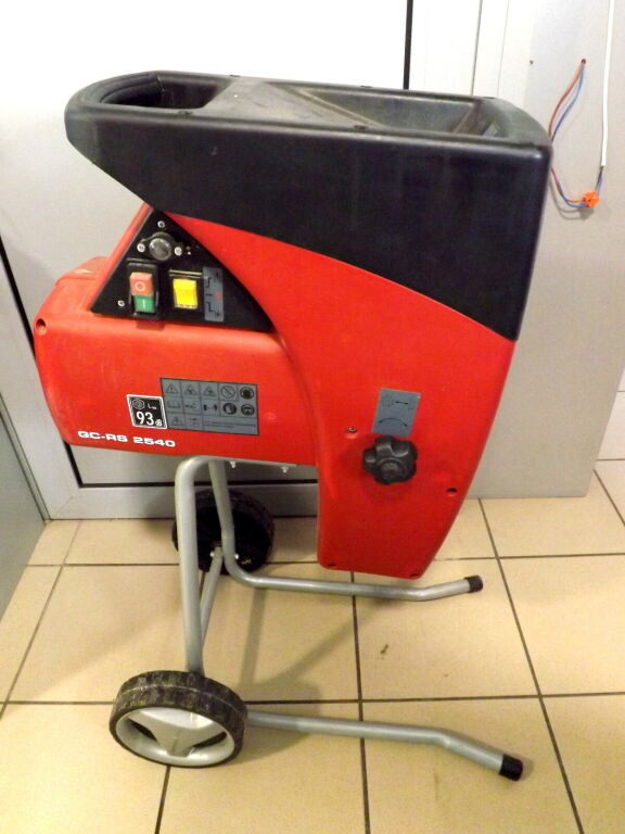 rozdrabniarka-do-galezi-einhell-gc-rs-2540-pojemnosc-zbiornika-0