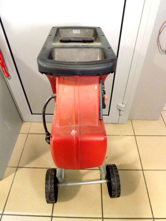 rozdrabniarka-do-galezi-einhell-gc-rs-2540-zasilanie-elektryczne