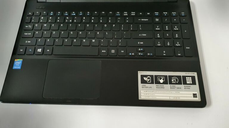 LAPTOP ACER E15 N3530/4GB/120GB/WIN10 OPIS!!