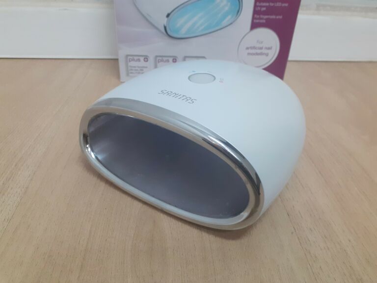 lampa-uv-do-paznokci-sanitas-sma-43-kolor-dominujacy-bialy