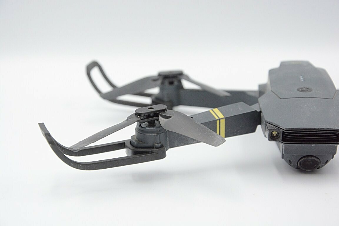 dron-rekreacyjny-eachine-e58-czas-lotu-8